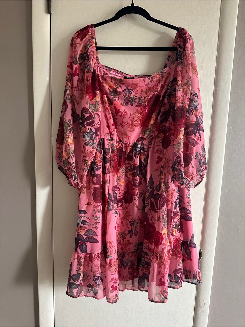 torrid Pink Floral Square-Neck Tiered Babydoll Tunic 
Torrid size 2 = size 18/20